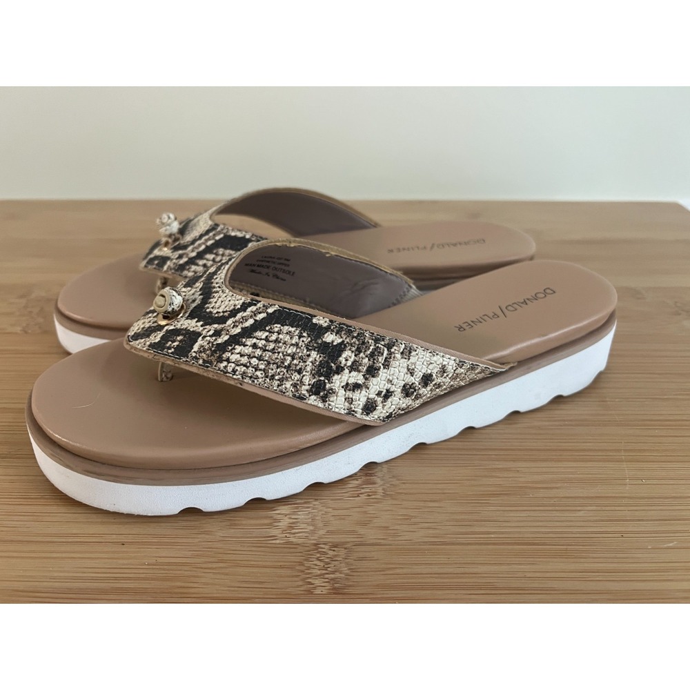 Donald J. Pliner Laura‎ Faux Leather Snakeskin Print Sandals Women's Size 9